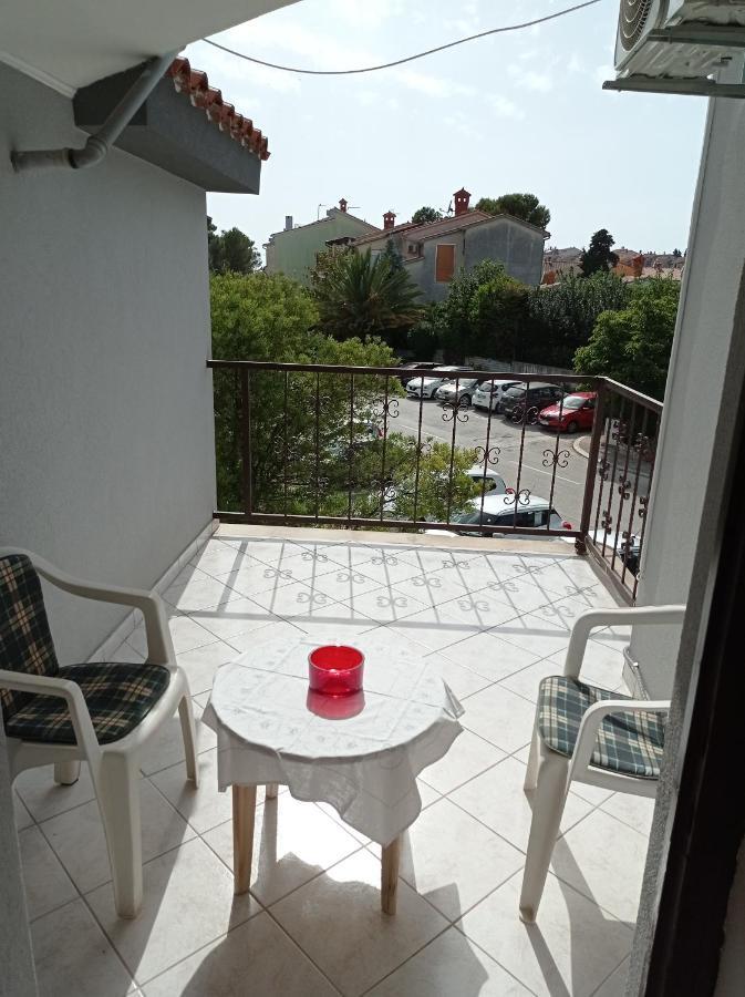 "Sunny" - Studio Apartment Pula Exterior foto