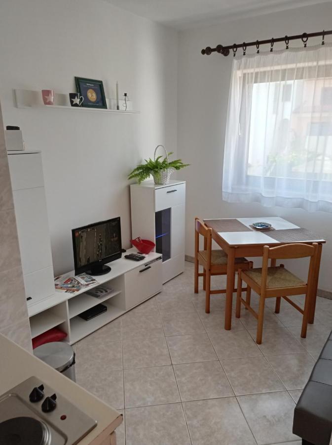 "Sunny" - Studio Apartment Pula Exterior foto